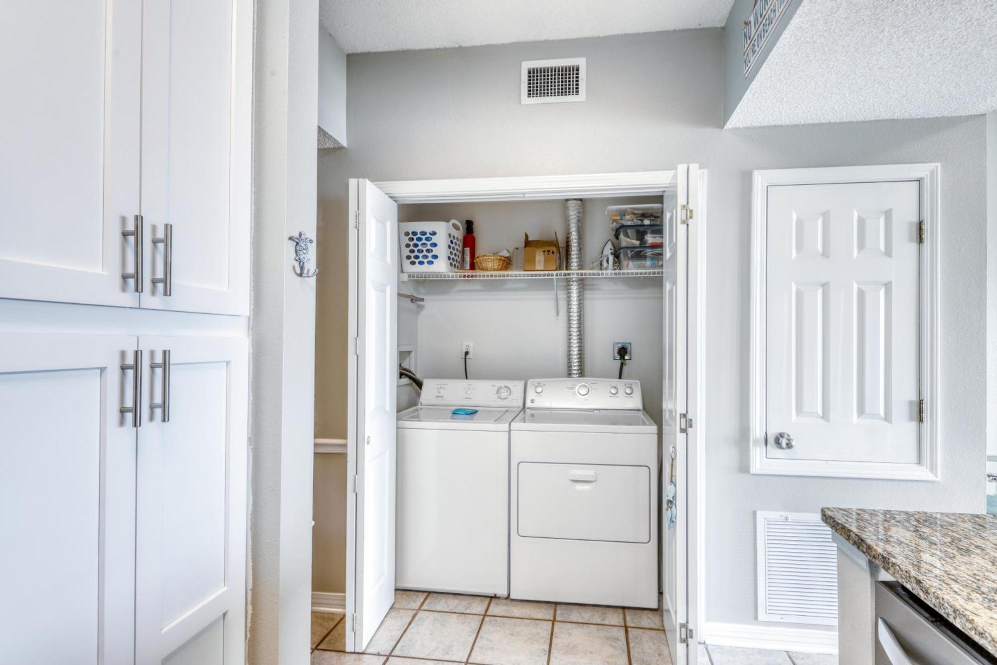 Tidewater Condominiums Ориндж Бийч Стая снимка