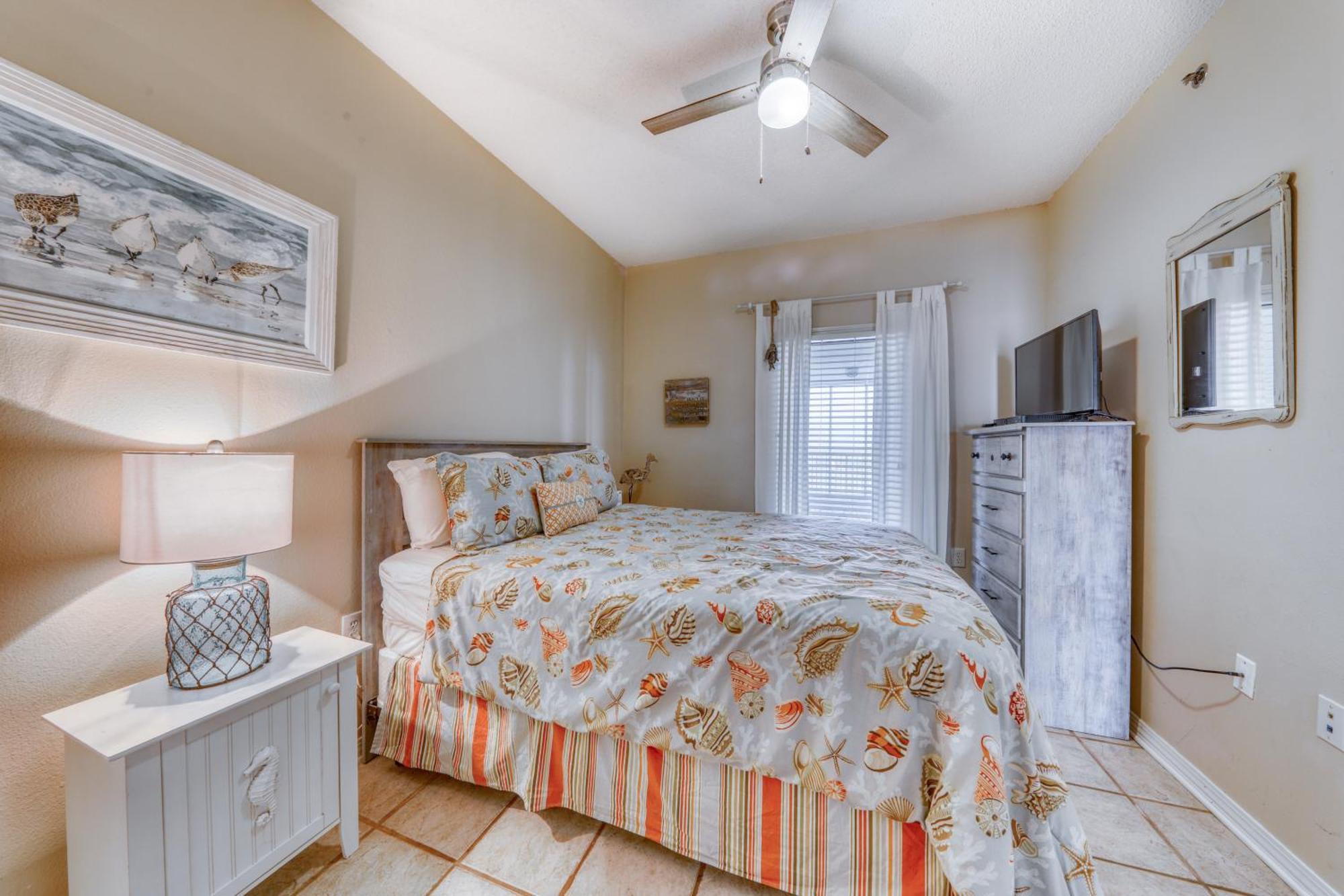 Tidewater Condominiums Ориндж Бийч Стая снимка